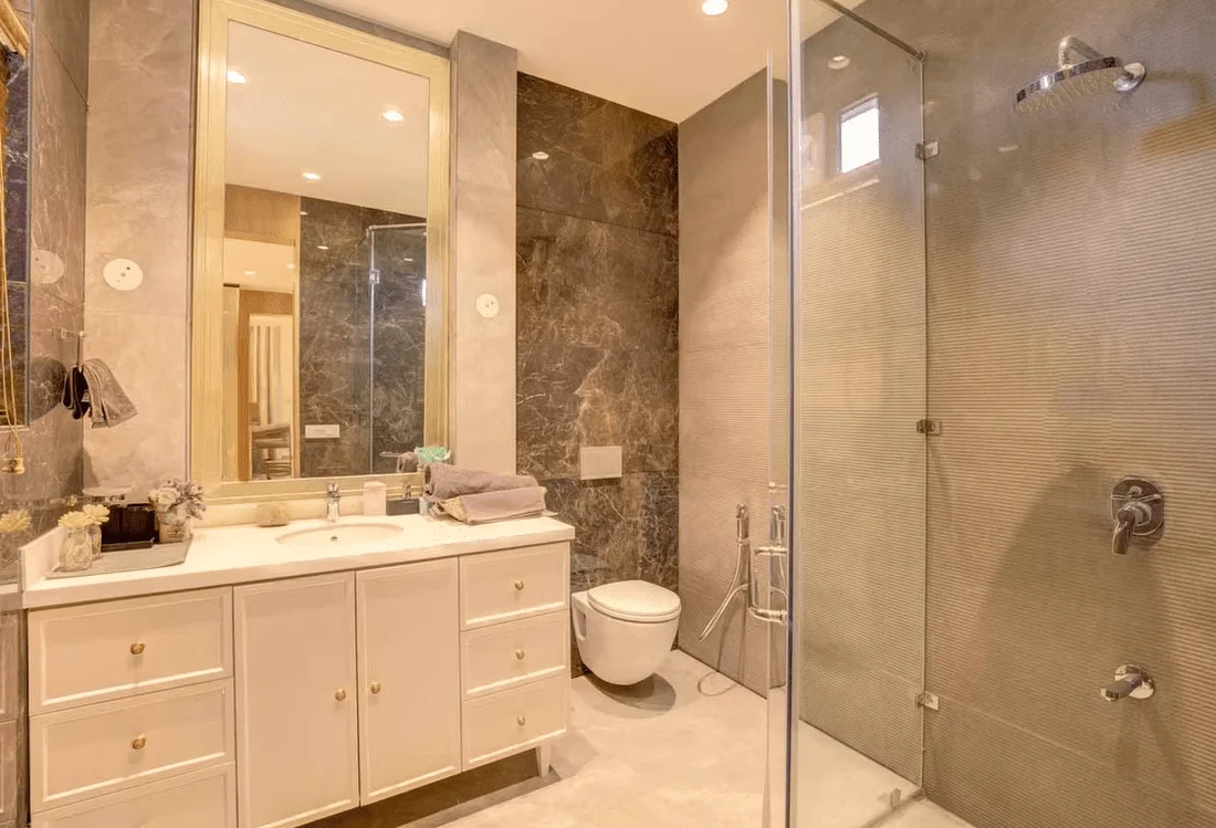 Marbella Grand Washroom
